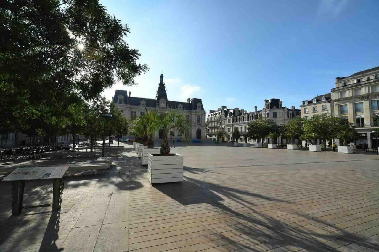 An Authentic Experience With Spa In The Center Poitiers Exterior photo