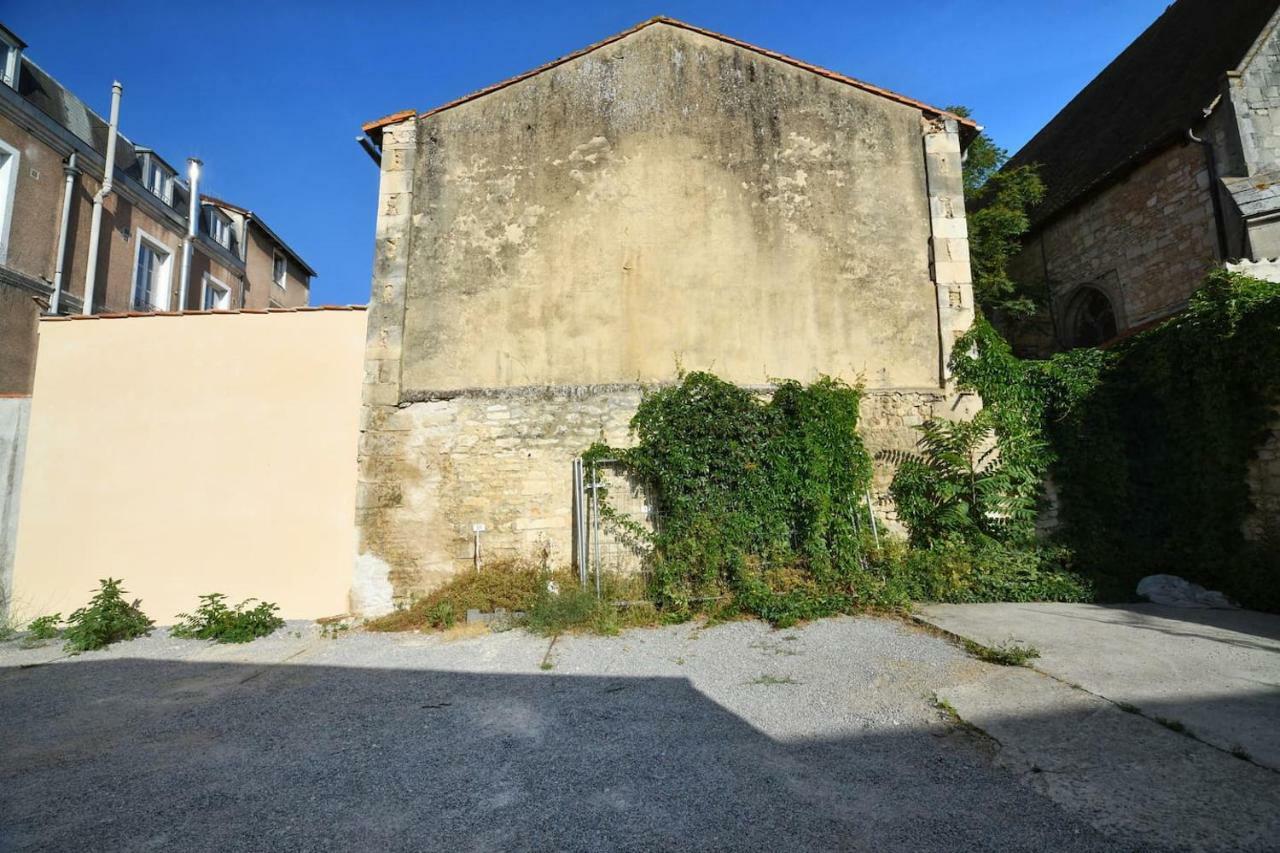 An Authentic Experience With Spa In The Center Poitiers Exterior photo